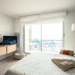 1 Bedroom Cozy In Appartement