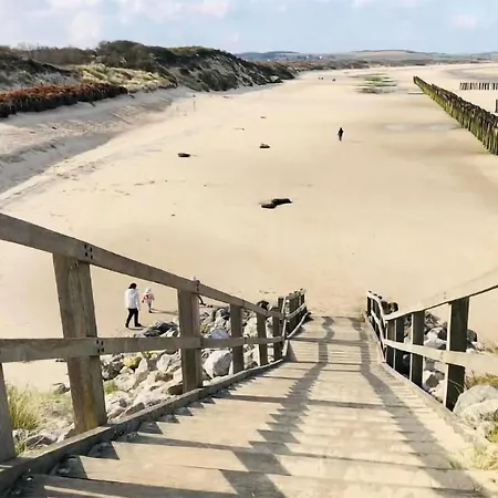 1 Bedroom Cozy In Appartement