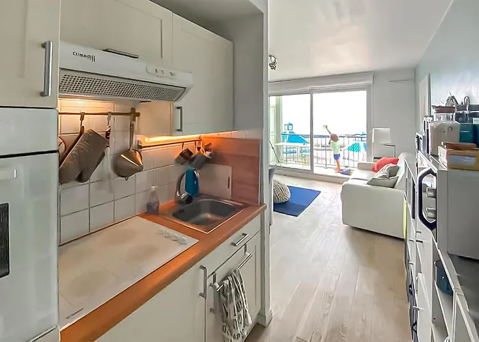 1 Bedroom Cozy In Lägenhet